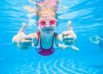 During this swimming pool season, be aware of its microbiological dangers!